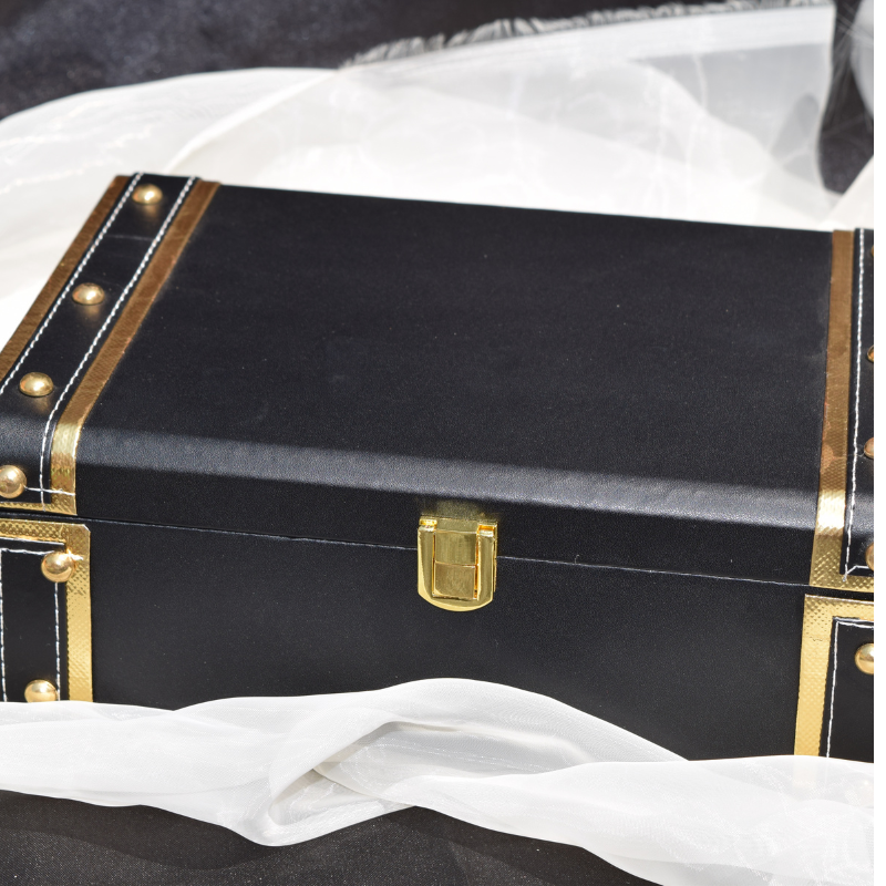 Black Trunk
