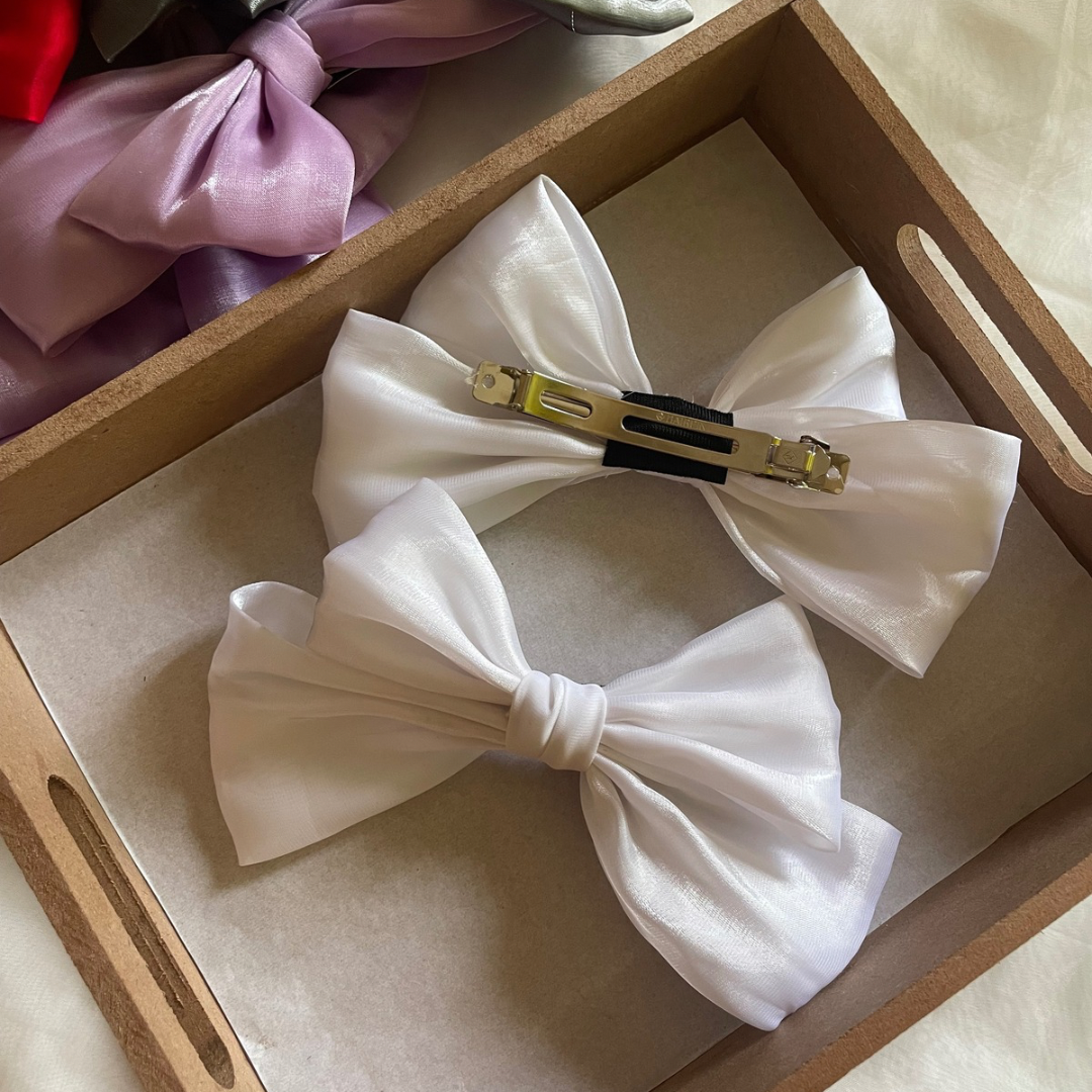 White XL bow