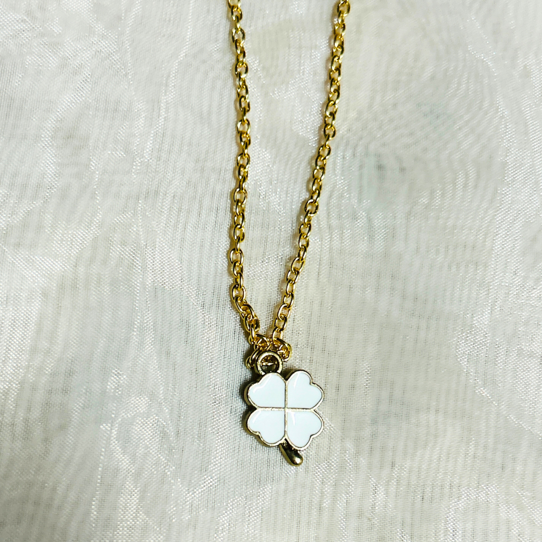 Clover Leaf Chain - White