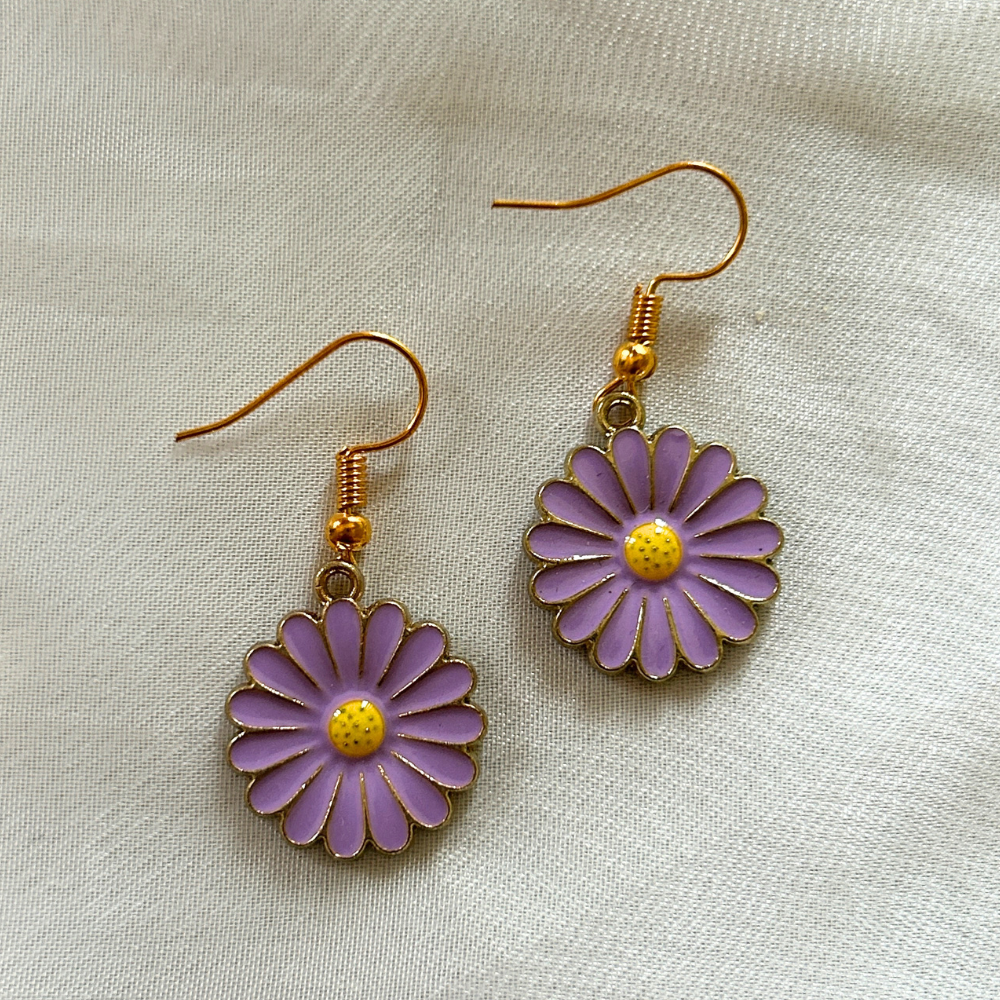 Daisy Earrings - Lilac