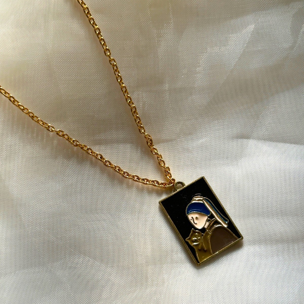 Girl with a Pearl Earring Chain