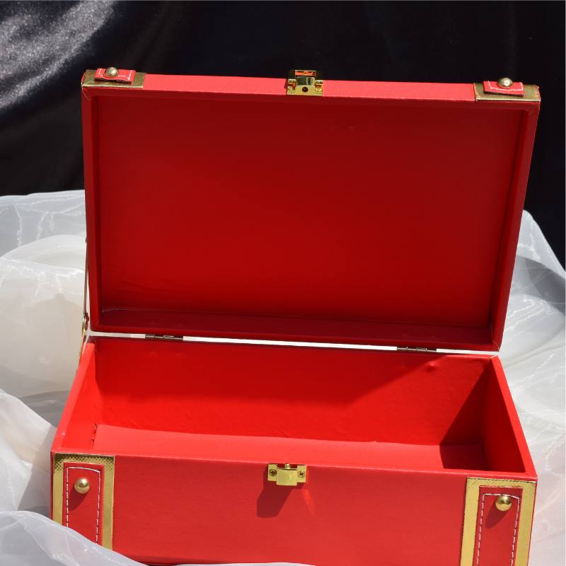 Red Trunk