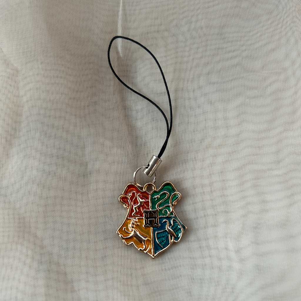 Hogwarts Crest Phone Charm - The Harry Potter Collection