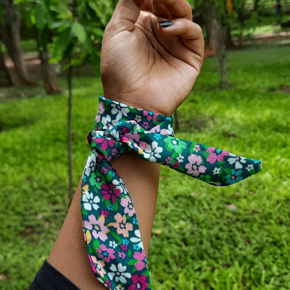 Green Prints Scarf Scrunchie  / Tail Scrunchie / Bowknot Scrunchie