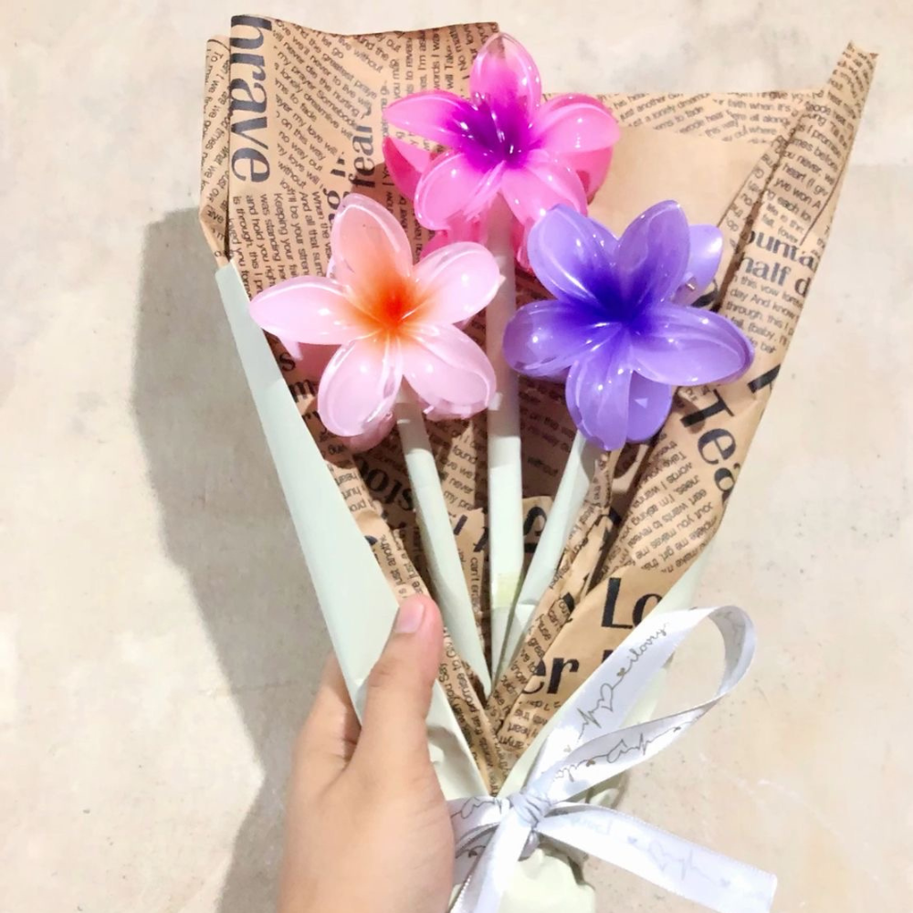 Set of 3 Medium Flower Claw Clips