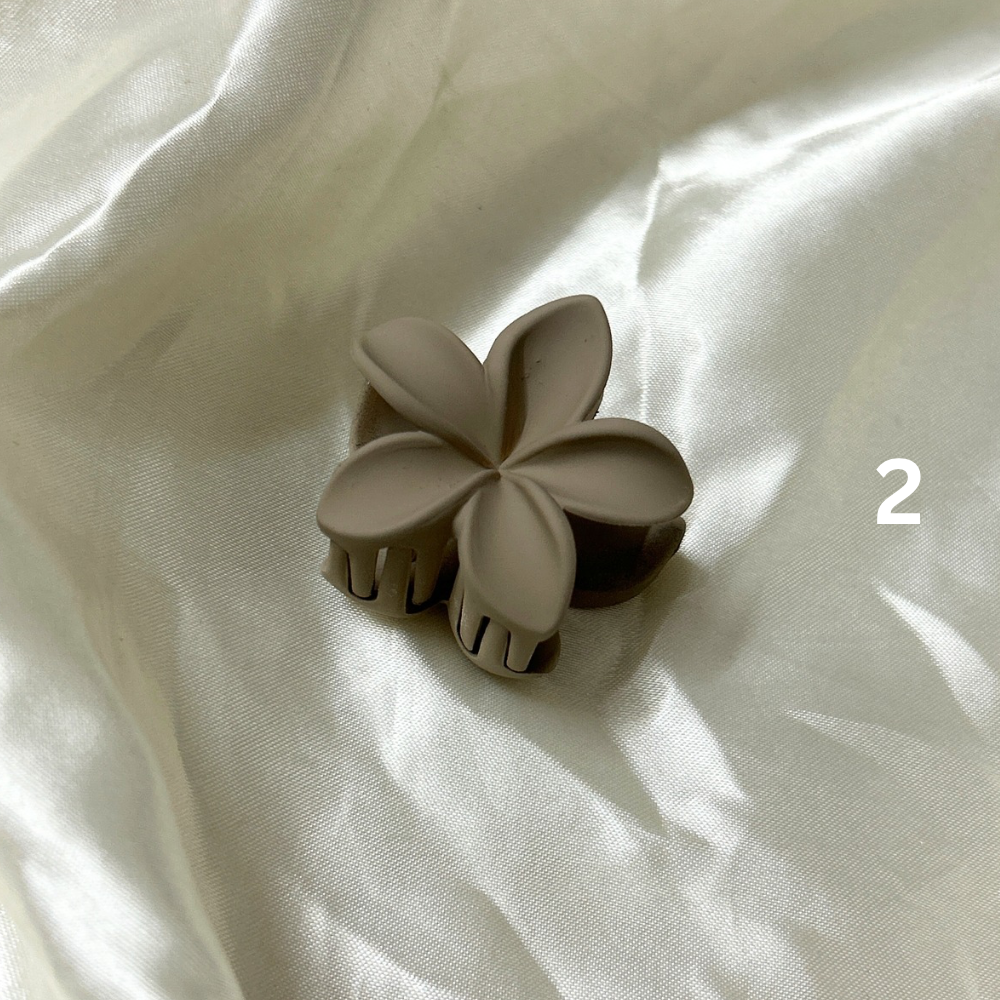 Flower Shaped Claw Clip - Small