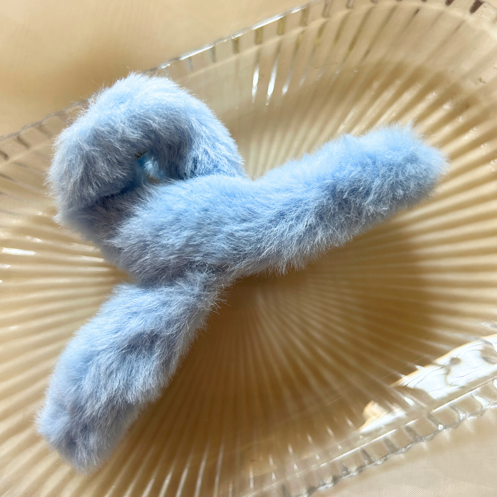 Blue Fur Clawclip