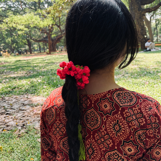 ARUNA  (ಅರುಣ / अरुण) - Pink Crochet Gajra