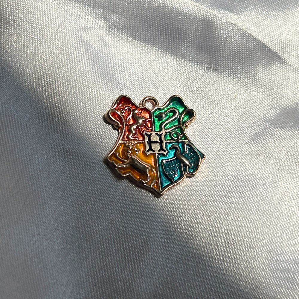 Hogwarts Crest Chain - Harry Potter Collection