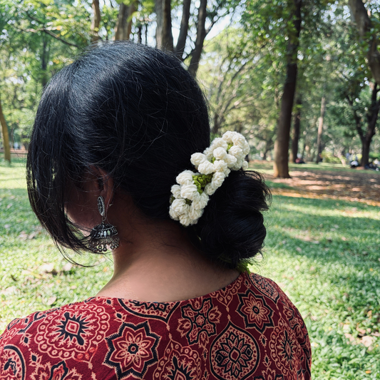 MALLIKA (ಮಲ್ಲಿಕಾ / मल्लिका) - White Crochet Gajra
