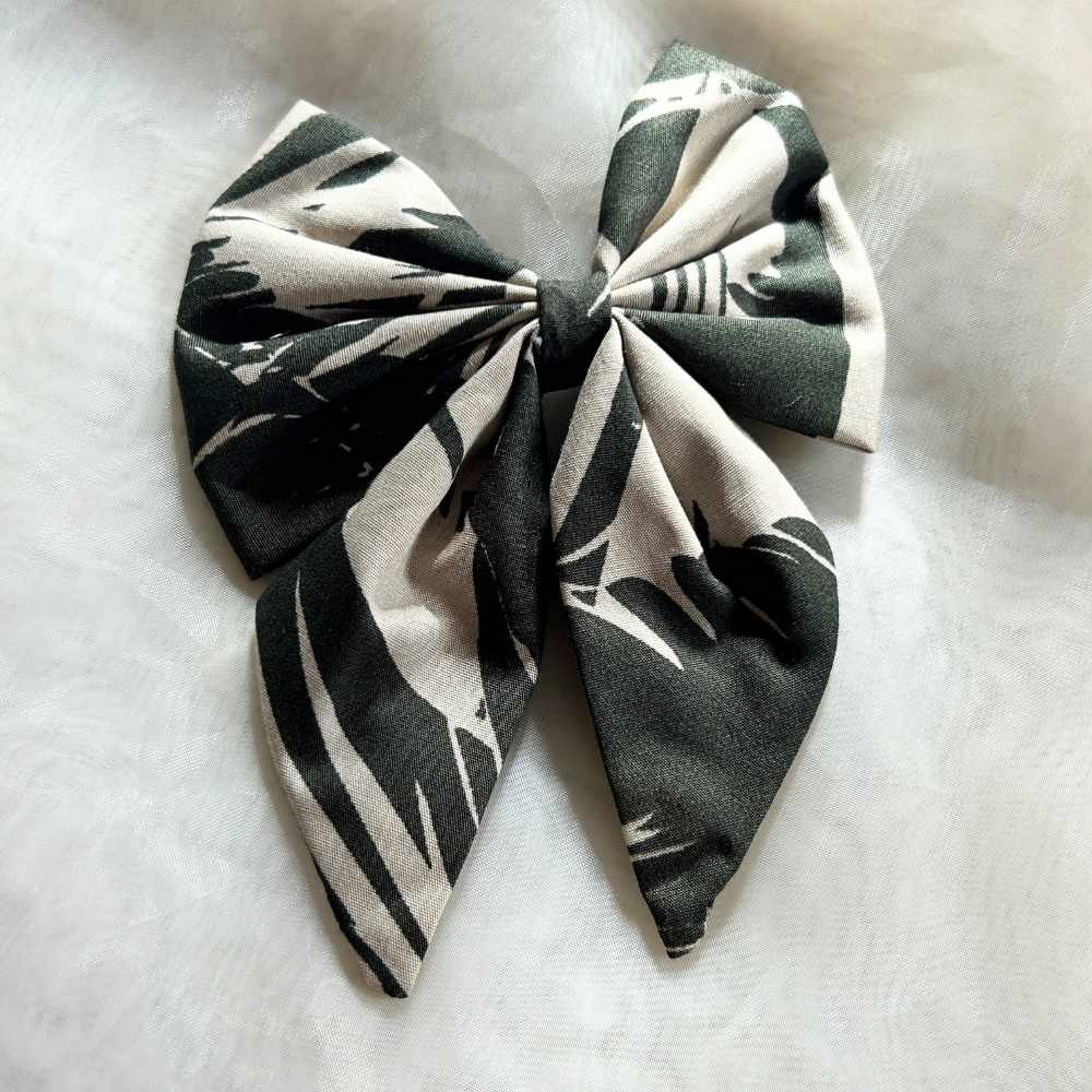 Green Prints Pigtail Bow