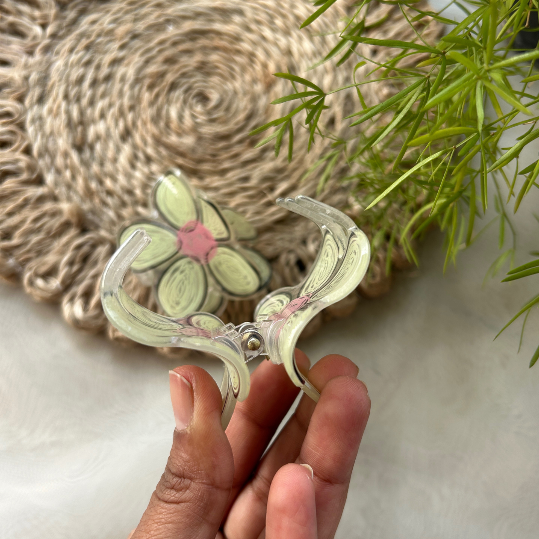 Hand Drawn Flower Claw Clip - Light Green