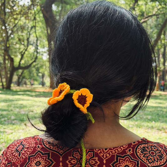 SURYAKANTI  (ಸೂರ್ಯಕಾಂತಿ / सूर्यकांति) - Sunflower Crochet Gajra