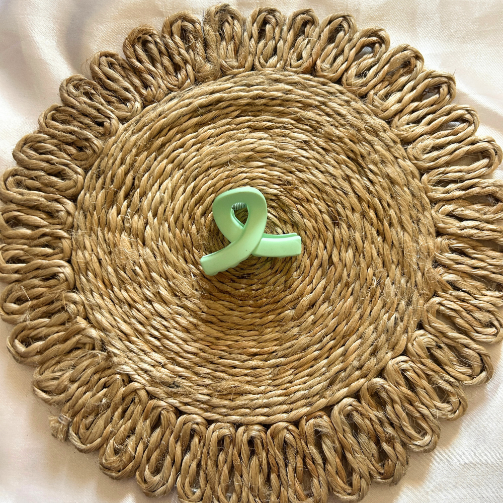 Twisted Bow Claw Clip - Small