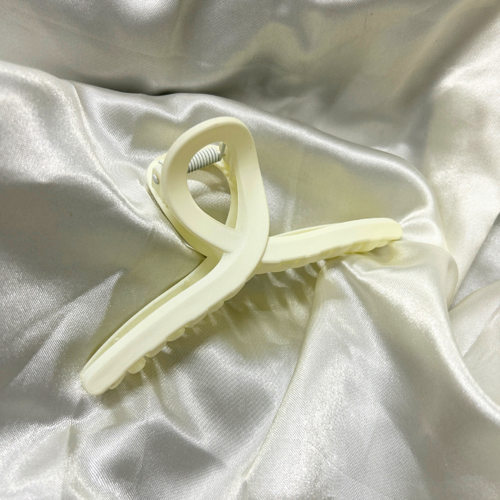 Twisted Bow Claw Clip - Off white