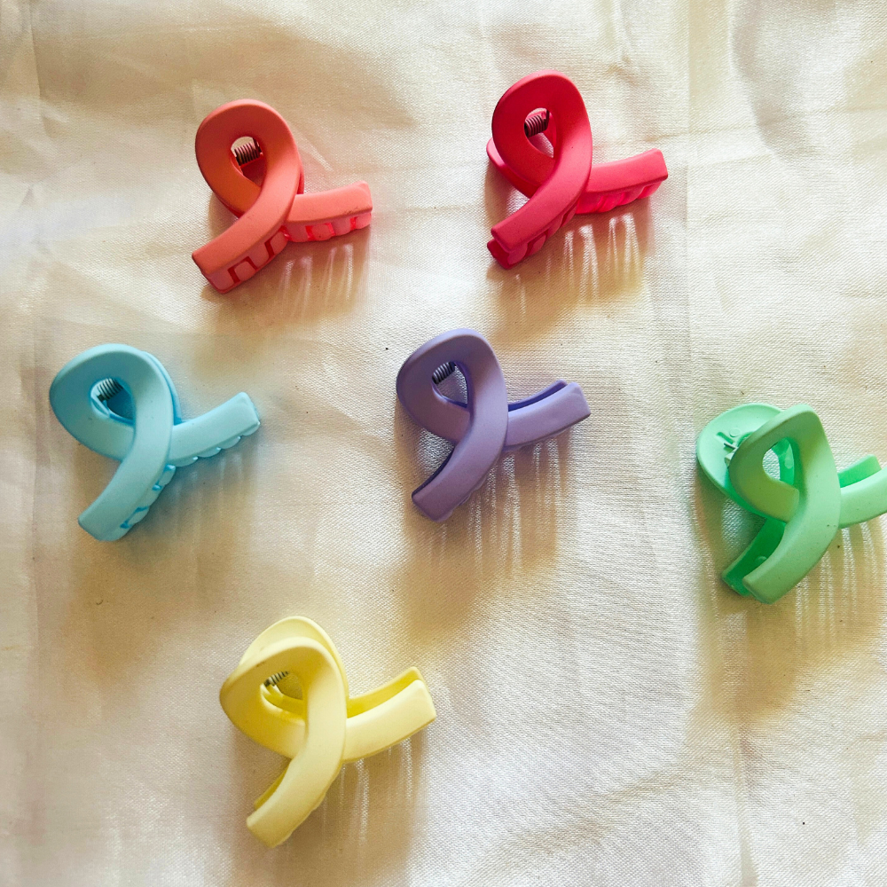 Twisted Bow Claw Clip - Small