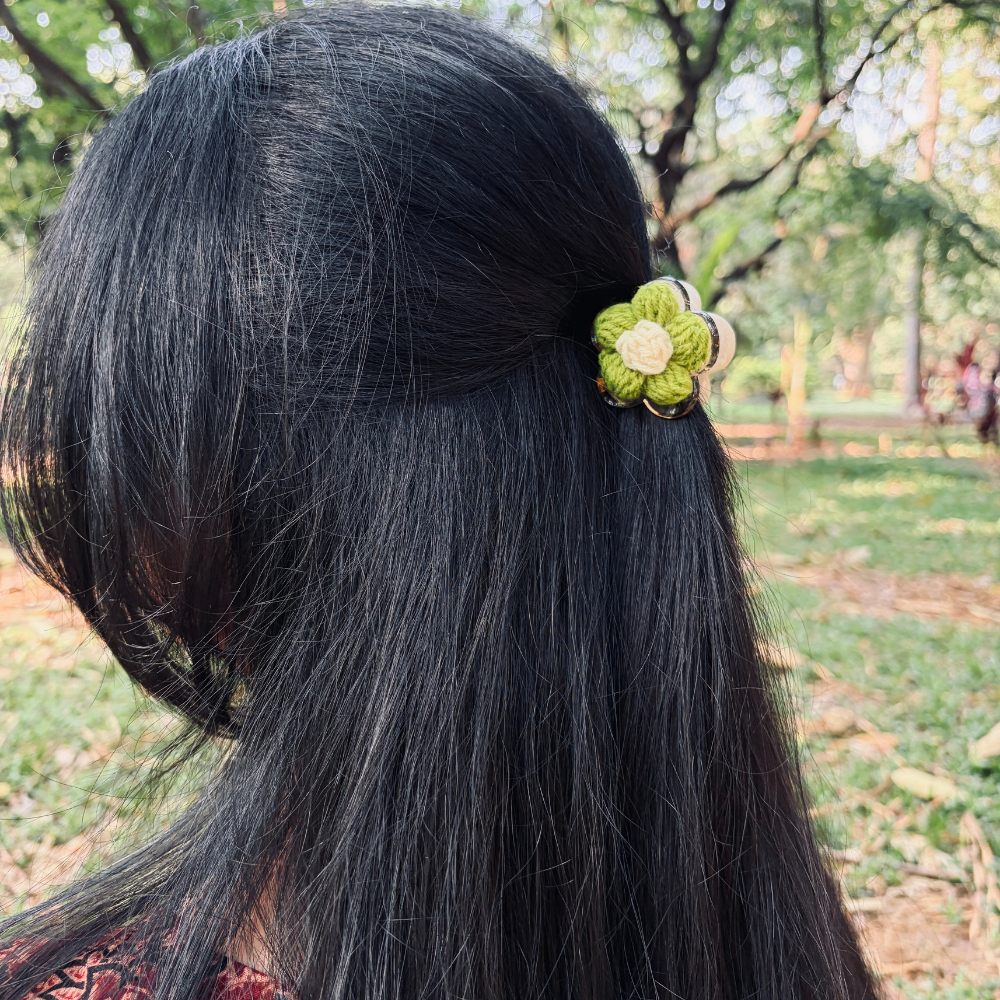 Crochet Flower Claw Clip - Green
