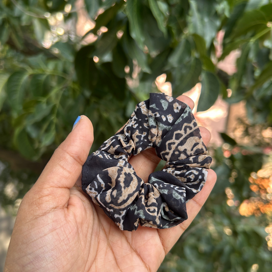 Black Printed Scrunchie - XS