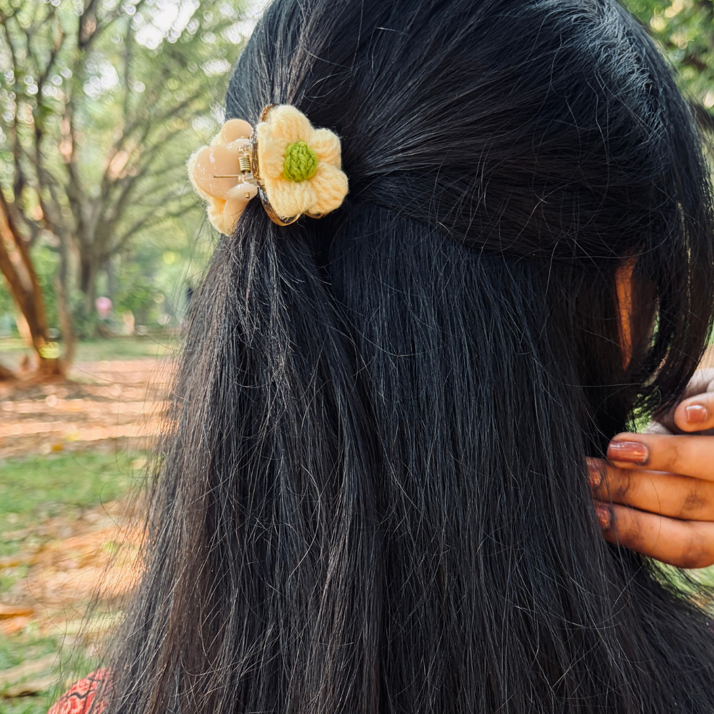 Crochet Flower Claw Clip - White