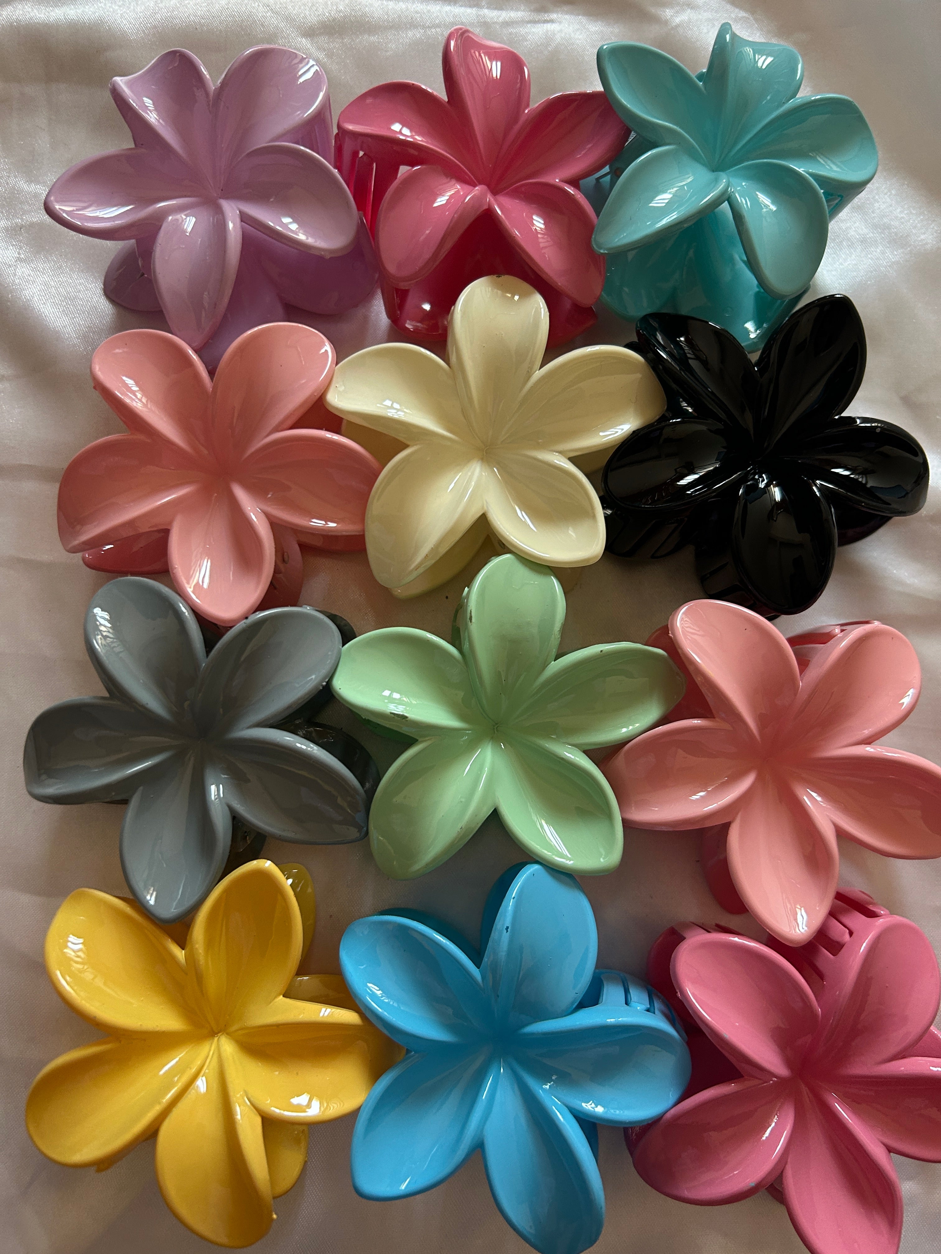 Glossy Flower Claw Clip - Medium