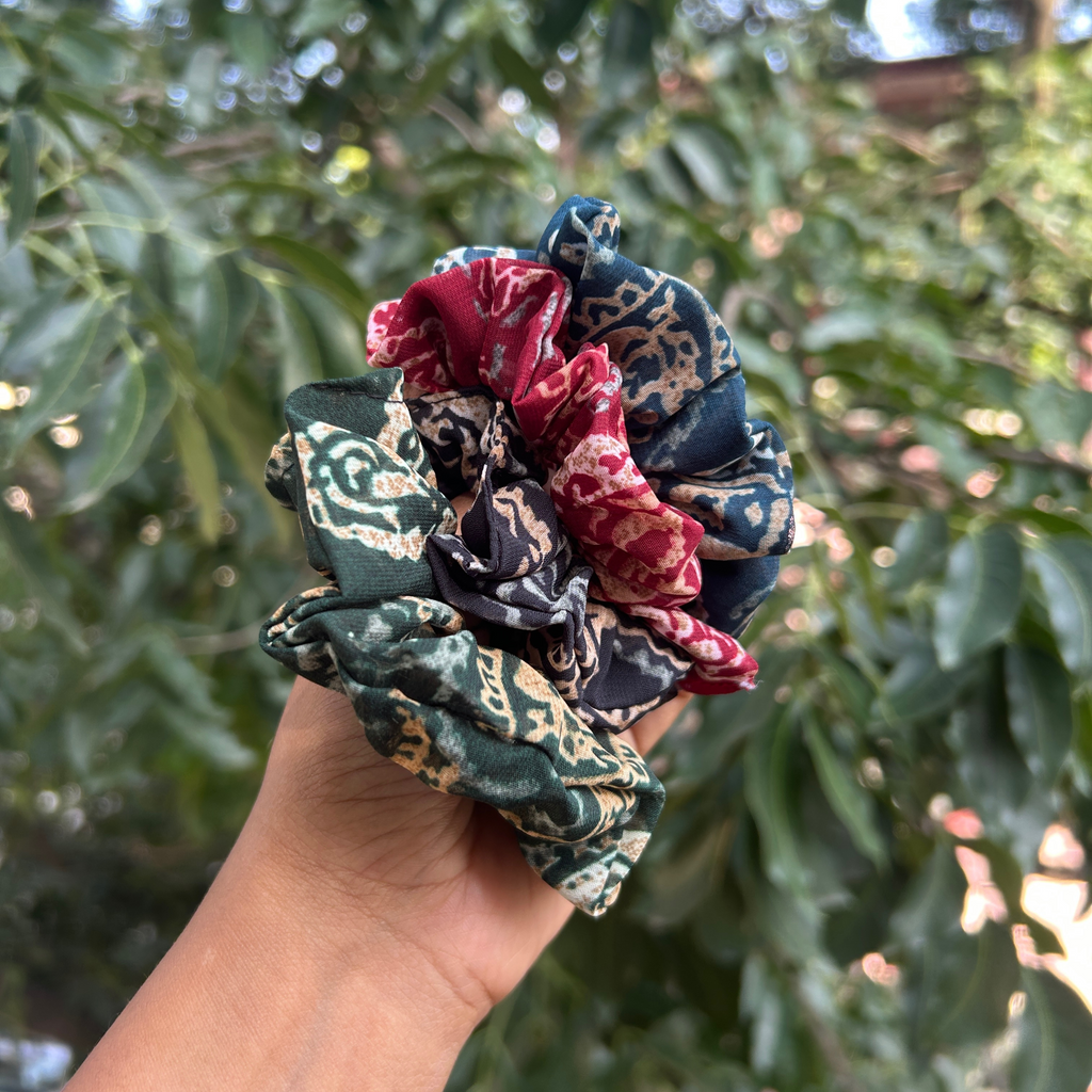 Red Printed Scrunchie - XS