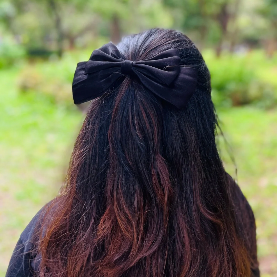 Black XL Bow