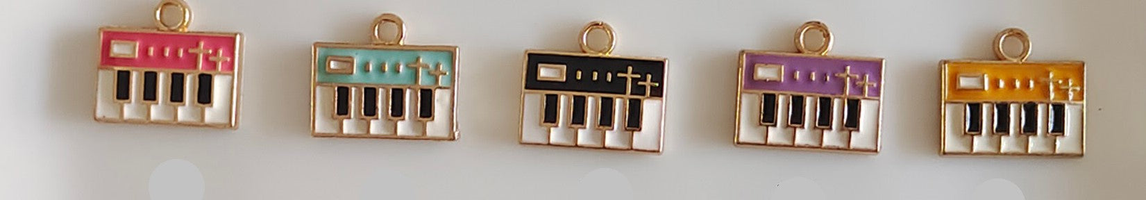 Guitar and Piano Keychain - Musical Instruments